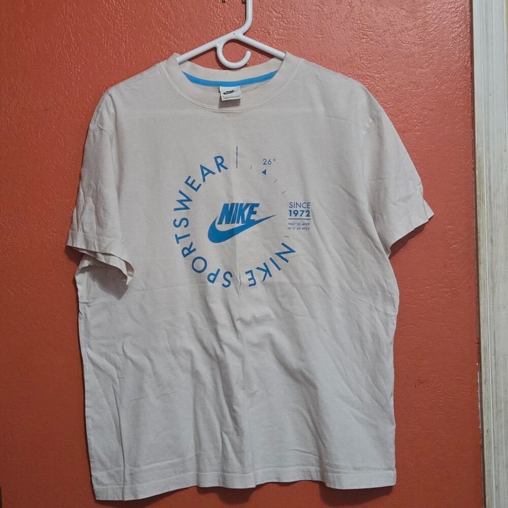 Nike Sportswear Men's Graphic Tee – White/Blue (Size M)